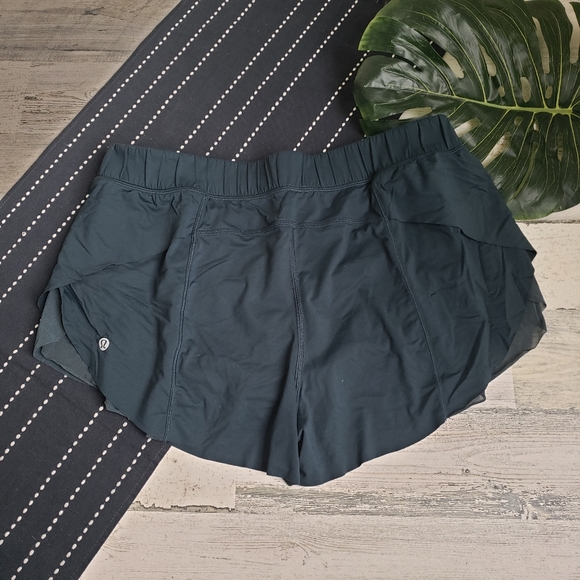 Lululemon| Home Stretch Shorts Tulip Side Detail 3" Inseam Size 10 - Picture 6 of 8